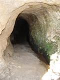foto gruta de fuente la Oliva (Venta del Moro)